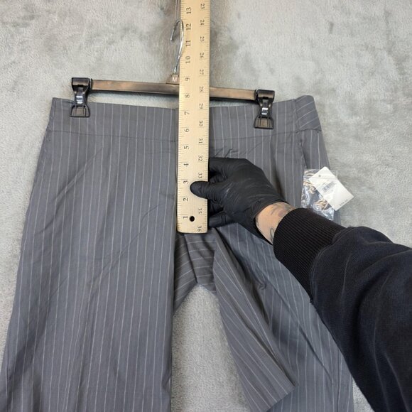 Gap Shorts Womens 1 Gray Pinstripe Hip Slung Fit Dress Bermuda Low Rise Stretch - Picture 4 of 13